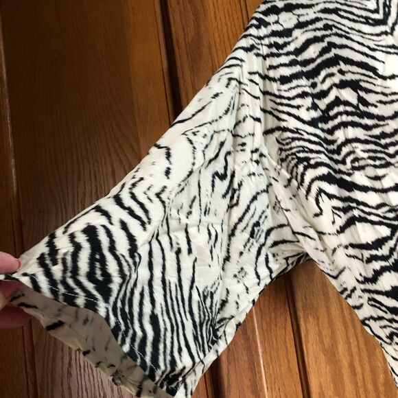 NWOT NOCTURNE V-Neck Zebra Print Varyant Mini Dress Size 36 - Picture 8 of 16